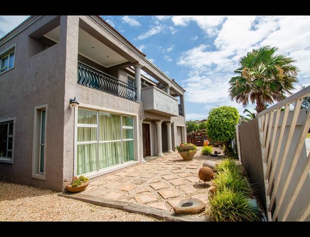 4 BEDROOM HOUSE FOR SALE IN WAVECREST